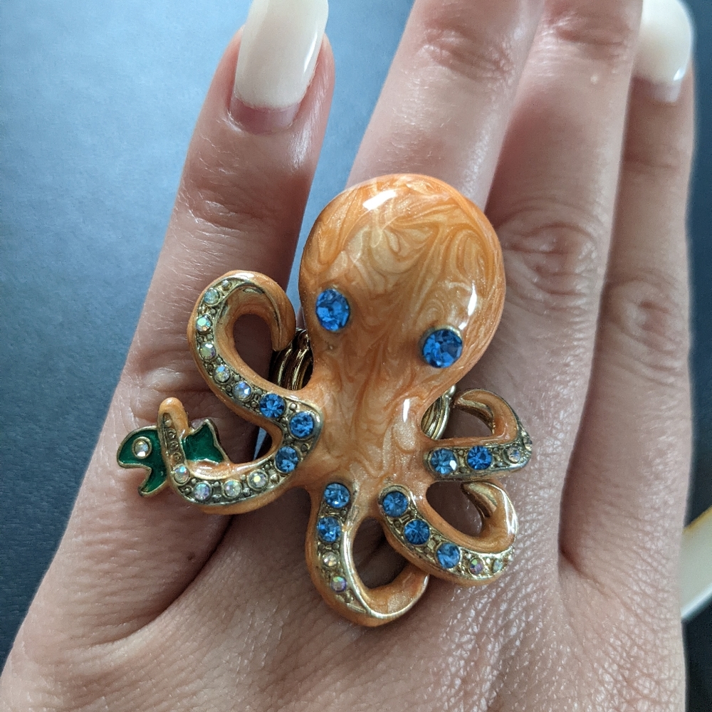 Accessories 3/$12: large octopus ring